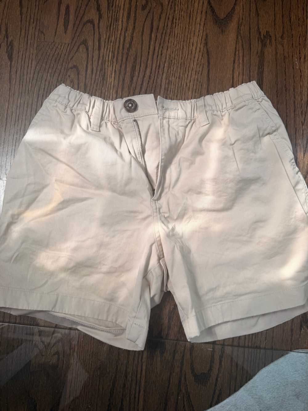 chubbies Light Cream Elastic-Waist Casual Shorts